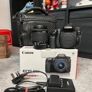 Canon EOS 80D + Lens EF-S 18-55mm